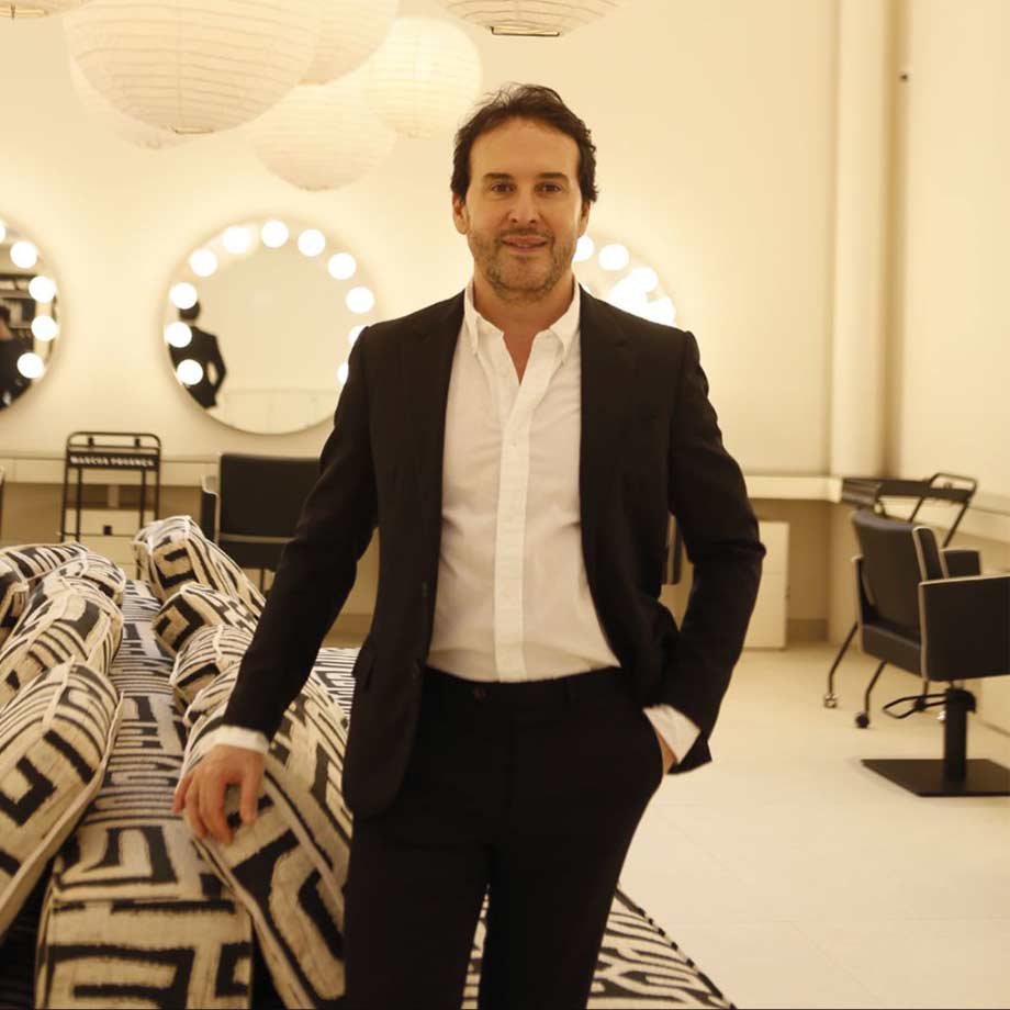 Elegância e Durabilidade: A Escolha de Marcos Proença pelos Móveis Van de Velde