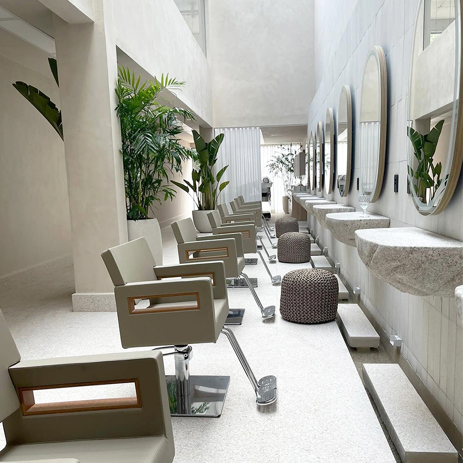 Romeu Felipe Escolhe Móveis Van De Velde para o Spa Nioxin no Rom Concept